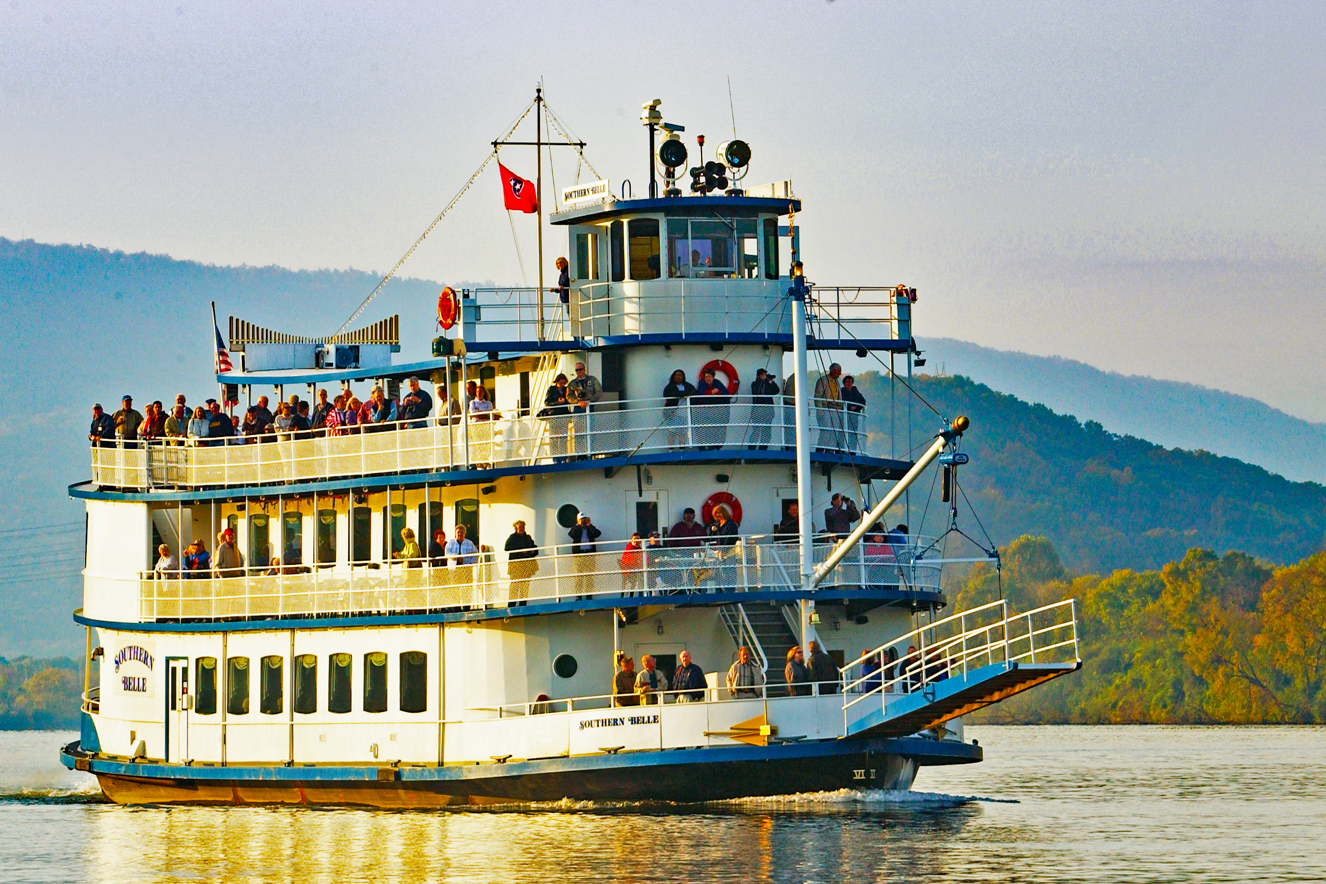 Att_Southern Belle Riverboat 1